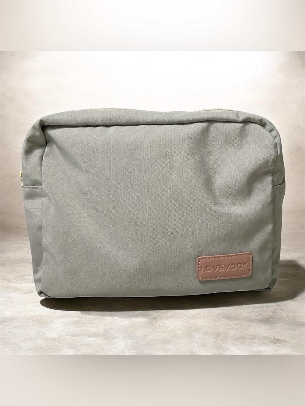 Lovevook Beige Gray Travel Toiletry Bag Unisex size 10”x 8” Golden Hardware NWOT